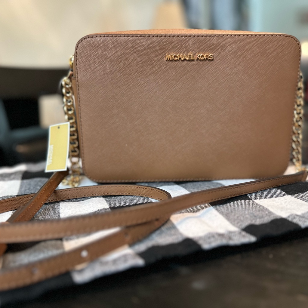 Michael Kors Nwt Leather Jet Set East West Crossbody Luggage With Gold Hardware